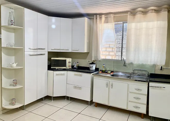 Casa Grande Com 2 Quartos E 1 Suite