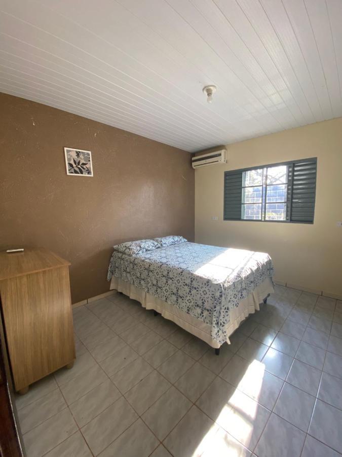 Casa Grande Com 2 Quartos E 1