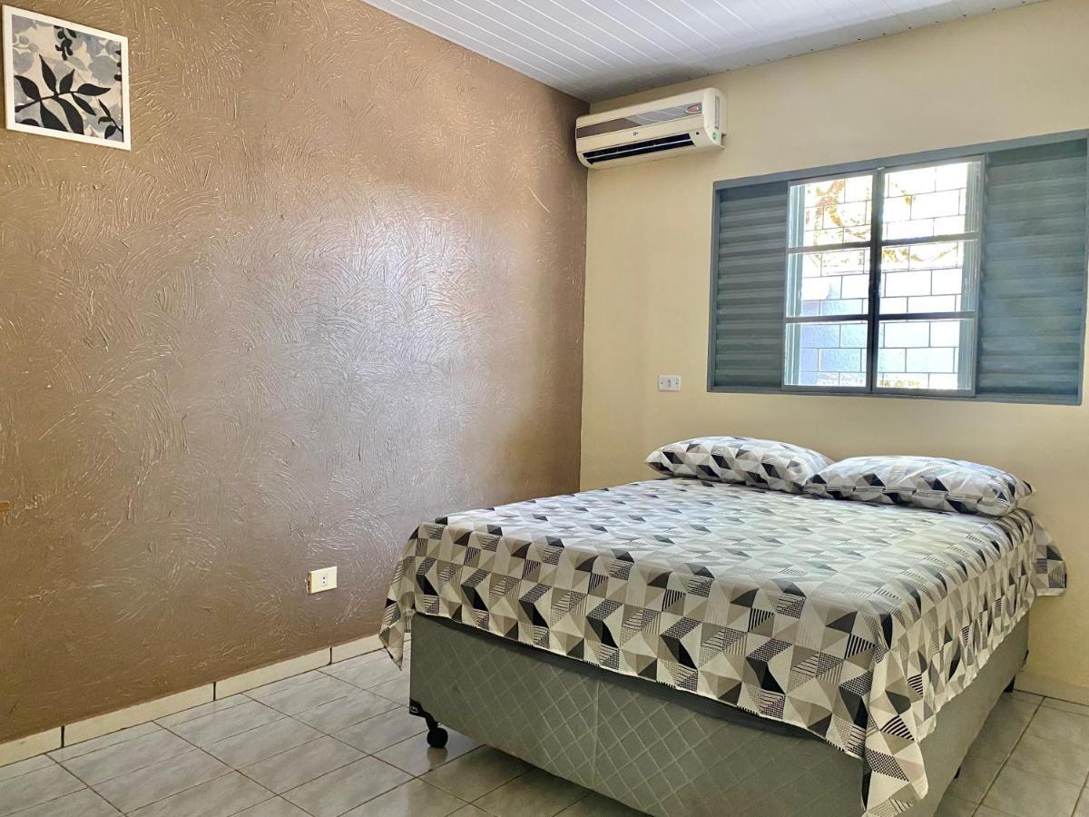 Casa Grande Com 2 Quartos E 1