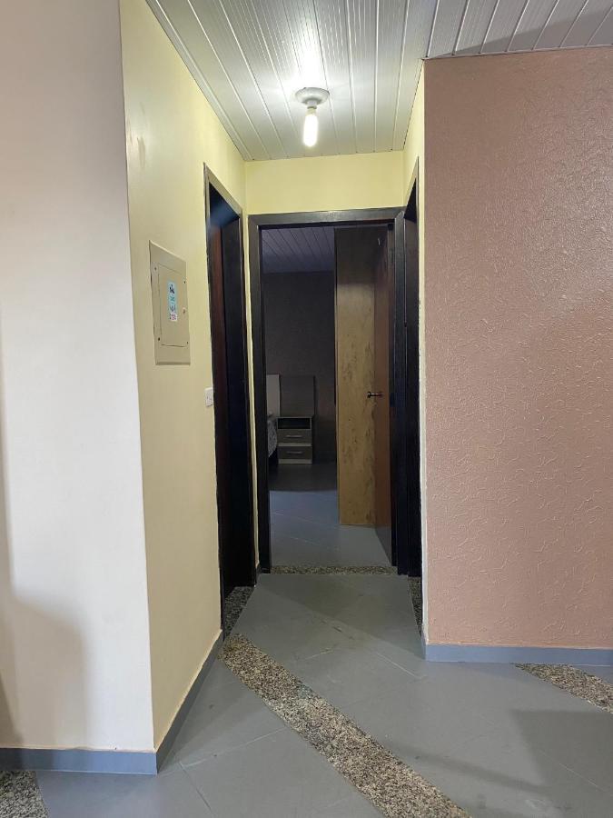 Casa Grande Com 2 Quartos E 1 *