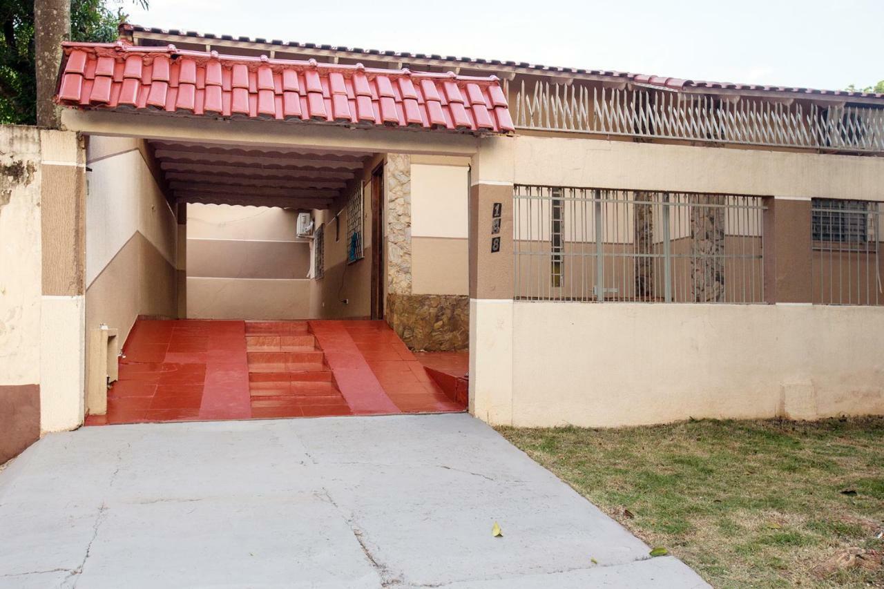 Casa Grande Com 2 Quartos E 1