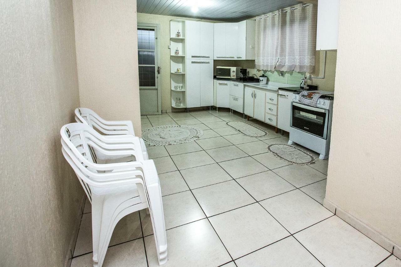 Casa Grande Com 2 Quartos E 1