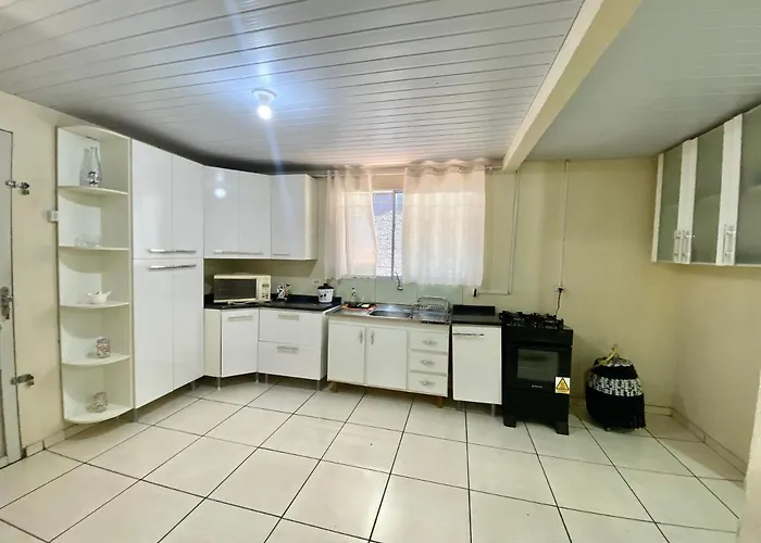 Casa Grande Com 2 Quartos E 1 Suite